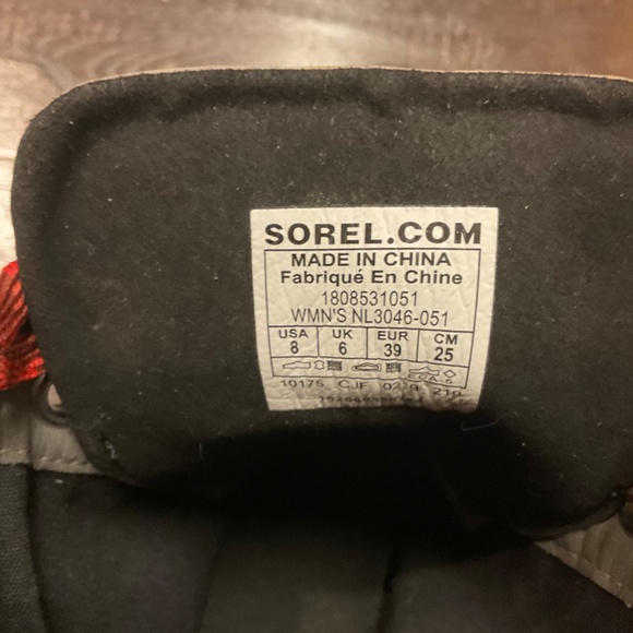 Women’s Sorel Boots. EUC - Picture 4 of 5